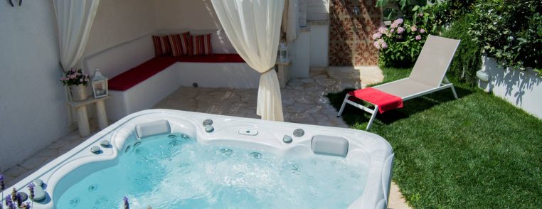 jacuzzi tra i trulli a cisternino
